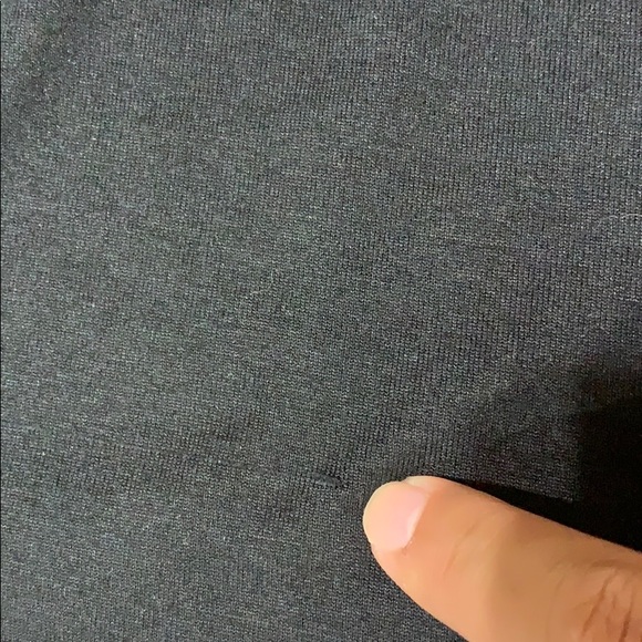 Nike v Neck Tee EUC - Picture 8 of 8